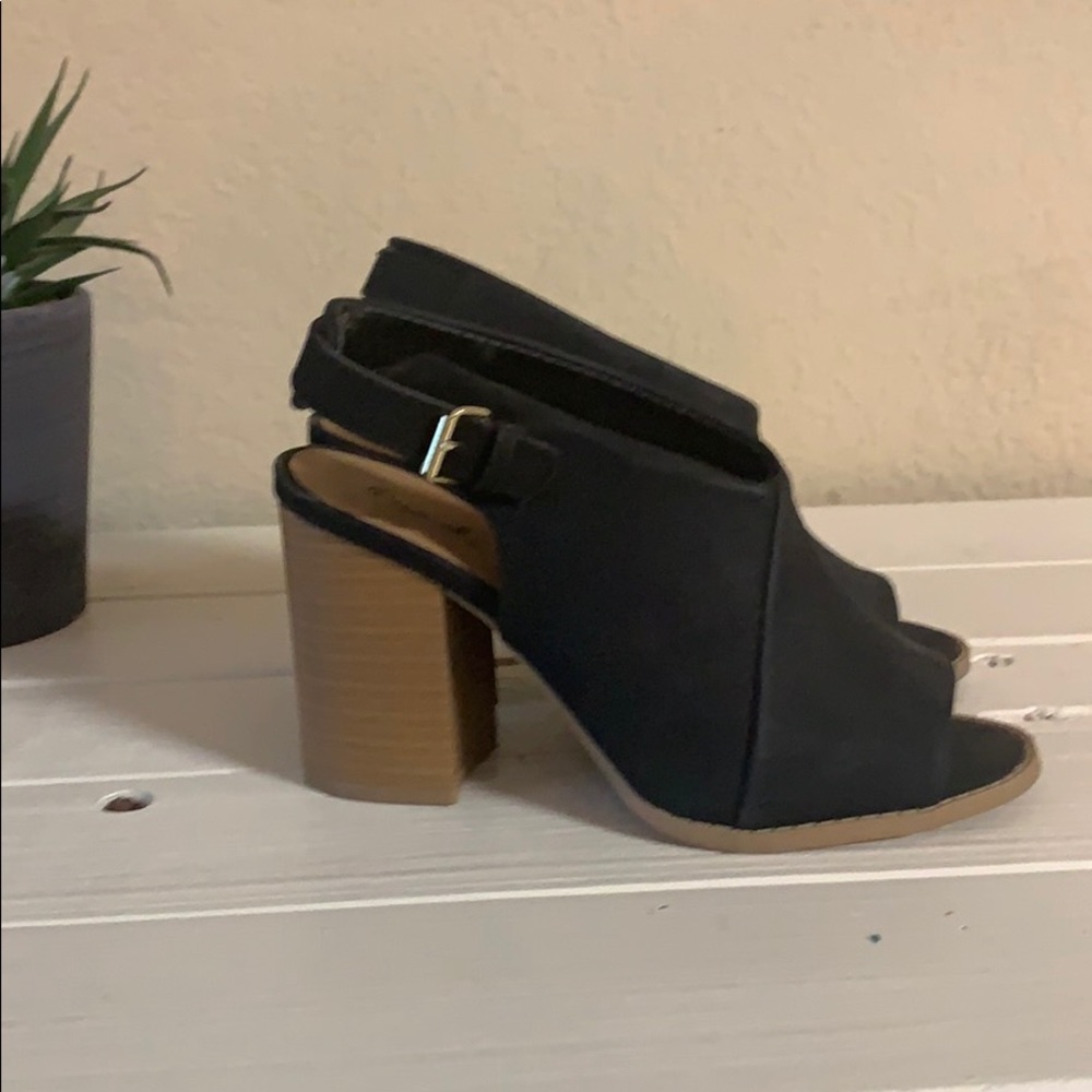 Open toe heels 👠